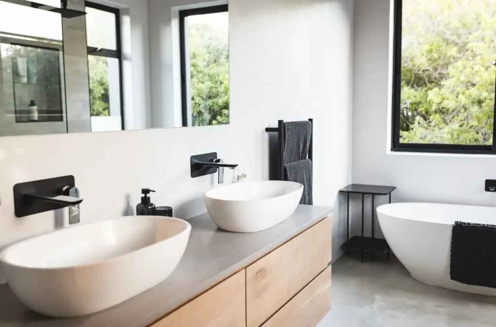 Image de salle de bain représentant le service de sanitaire proposé par ISOCOR HABITAT.